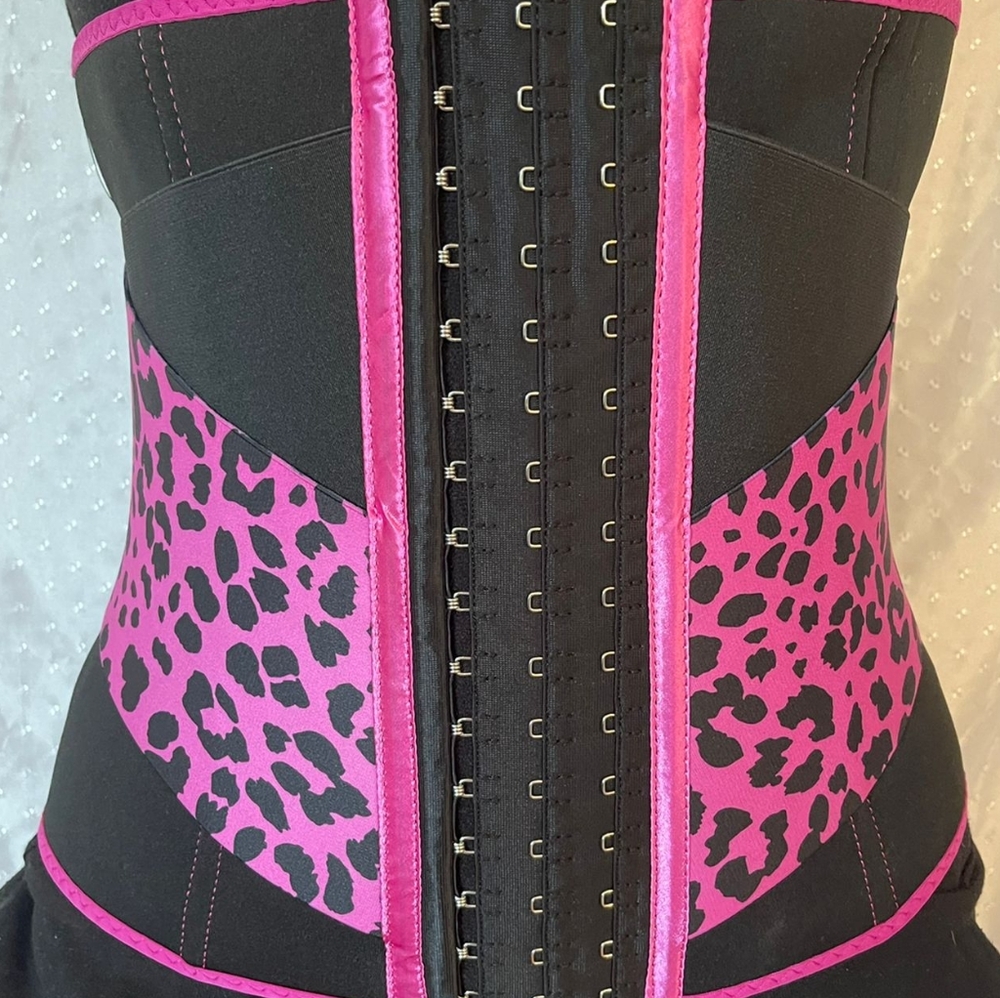 Waist trainer/corset/girdle
